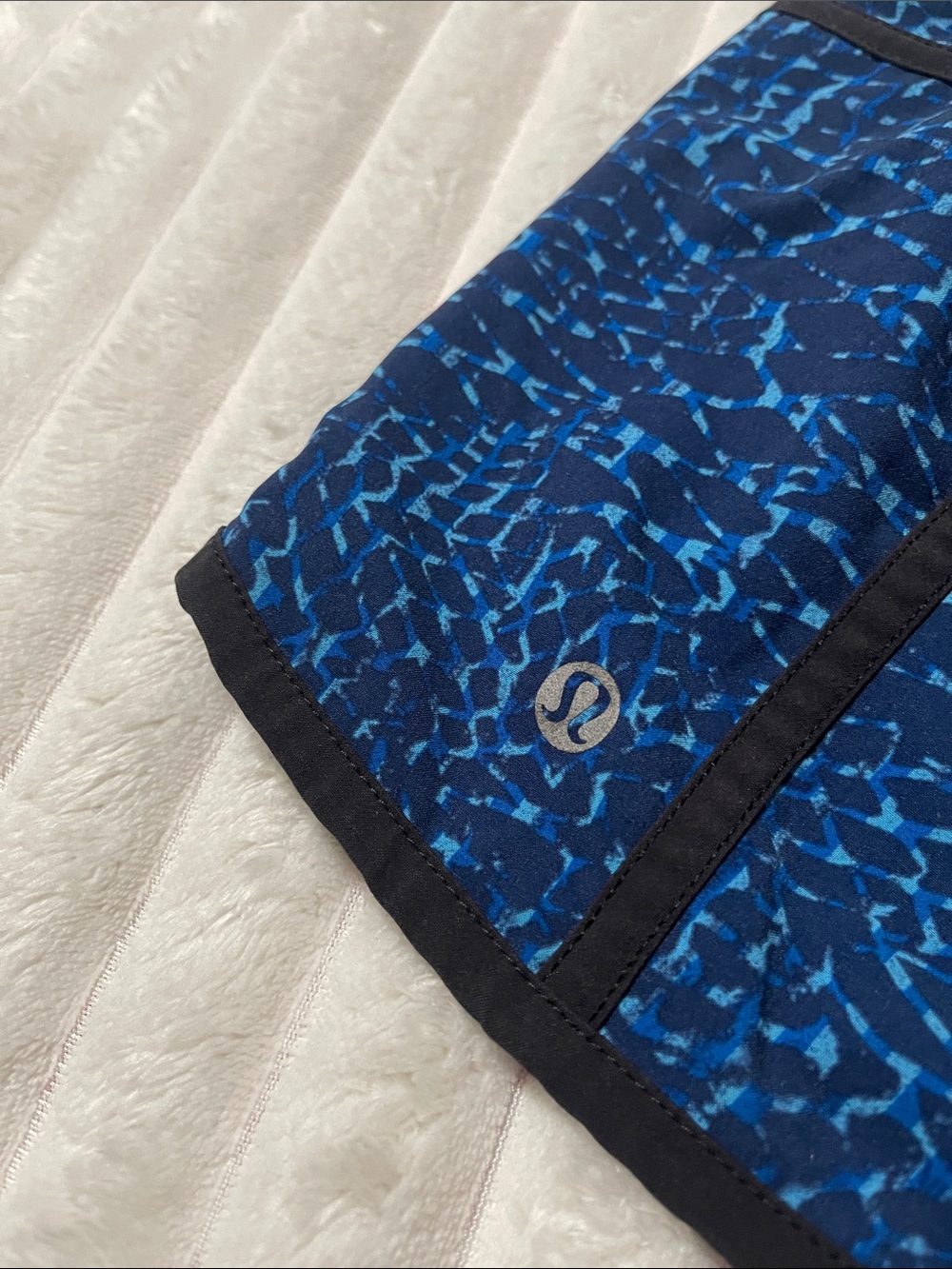 Lululemon Tracker Short | Size 6 - Picture 7 of 7